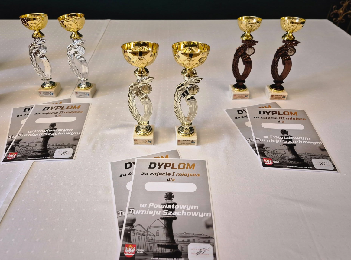 Puchary dla zwycięzc&oacute;w